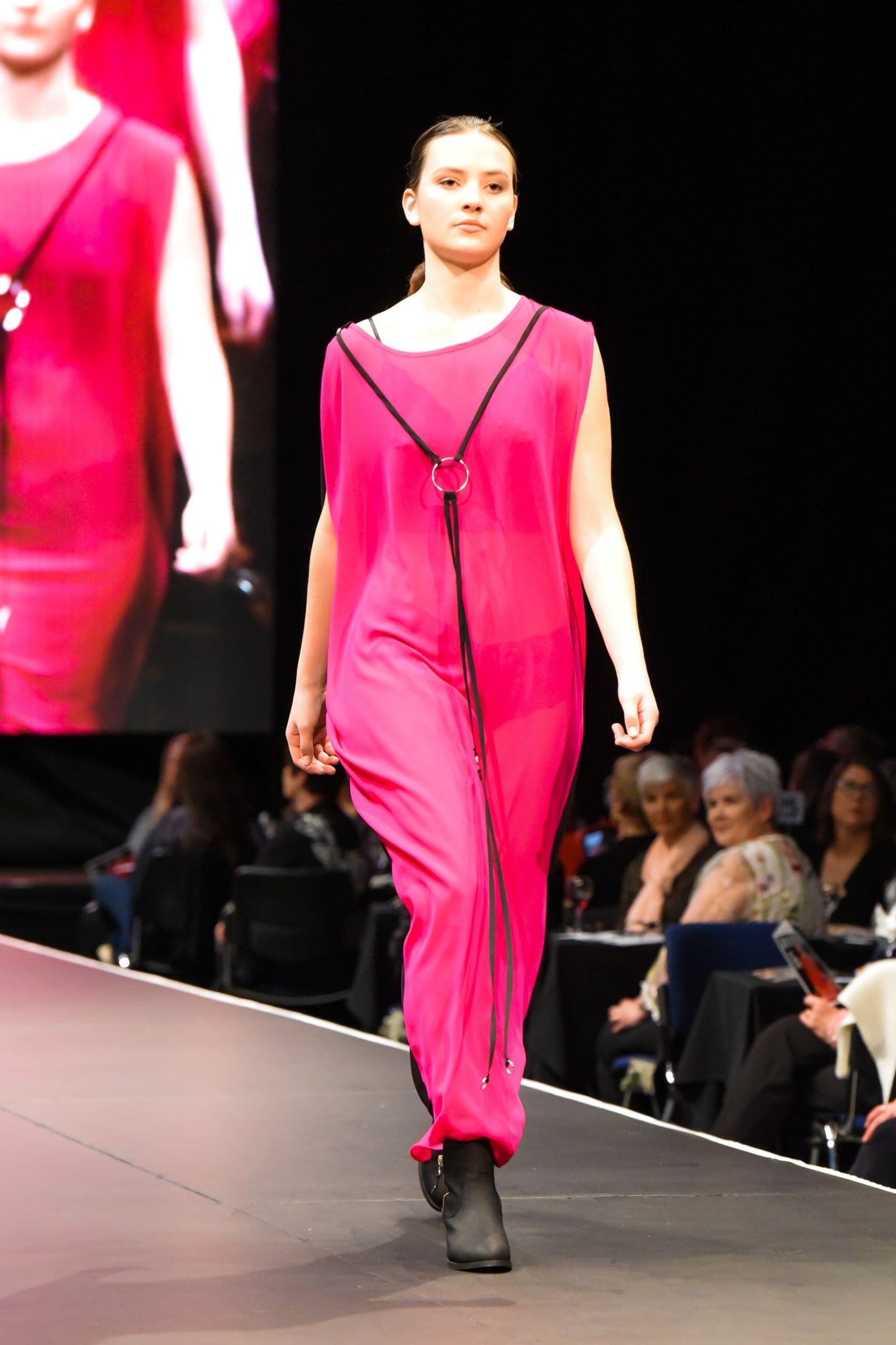 outrageous fortune clothing